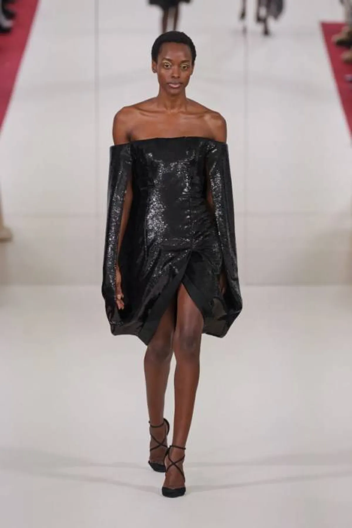 فستان سهرة باللون الأسود من ألكسيس مابيل  Alexis Mabille