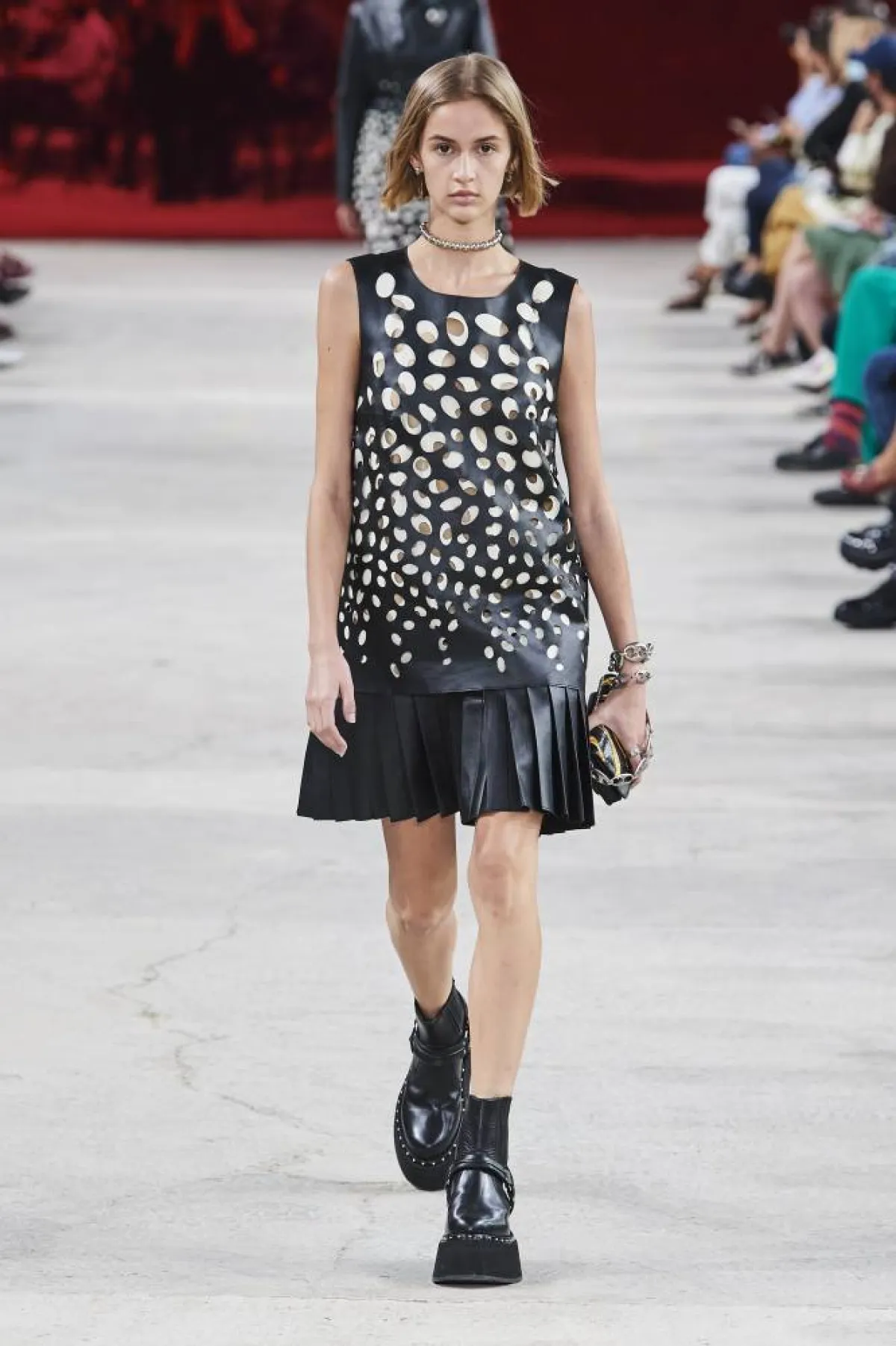 الأزياء الجلدية في فصل الصيف