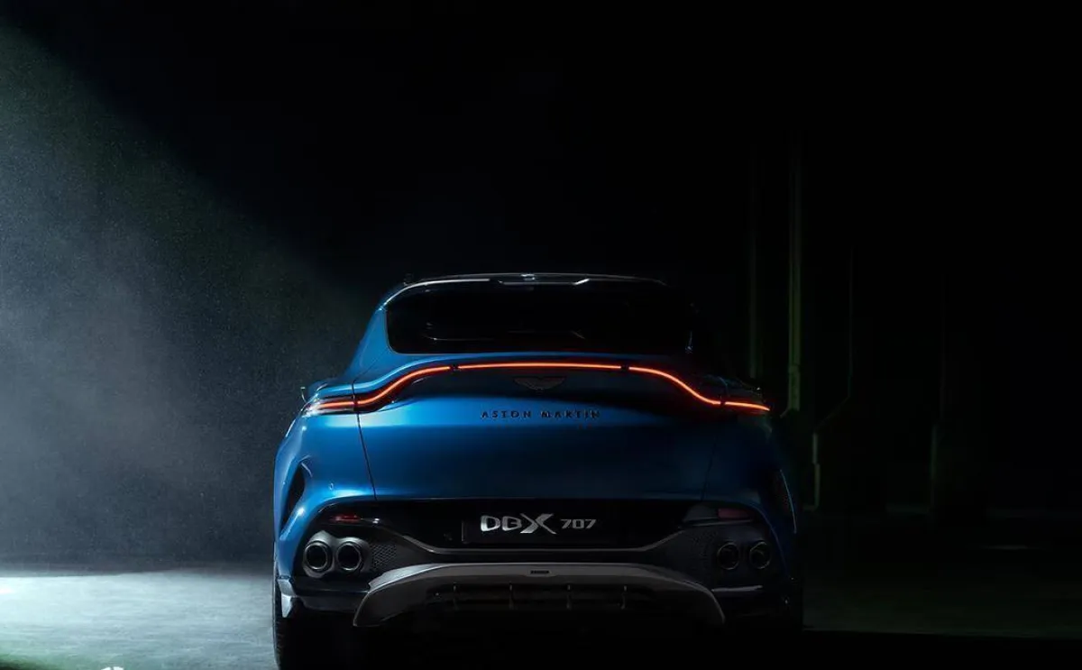 مواصفات أستون مارتن DBX707 موديل 2022