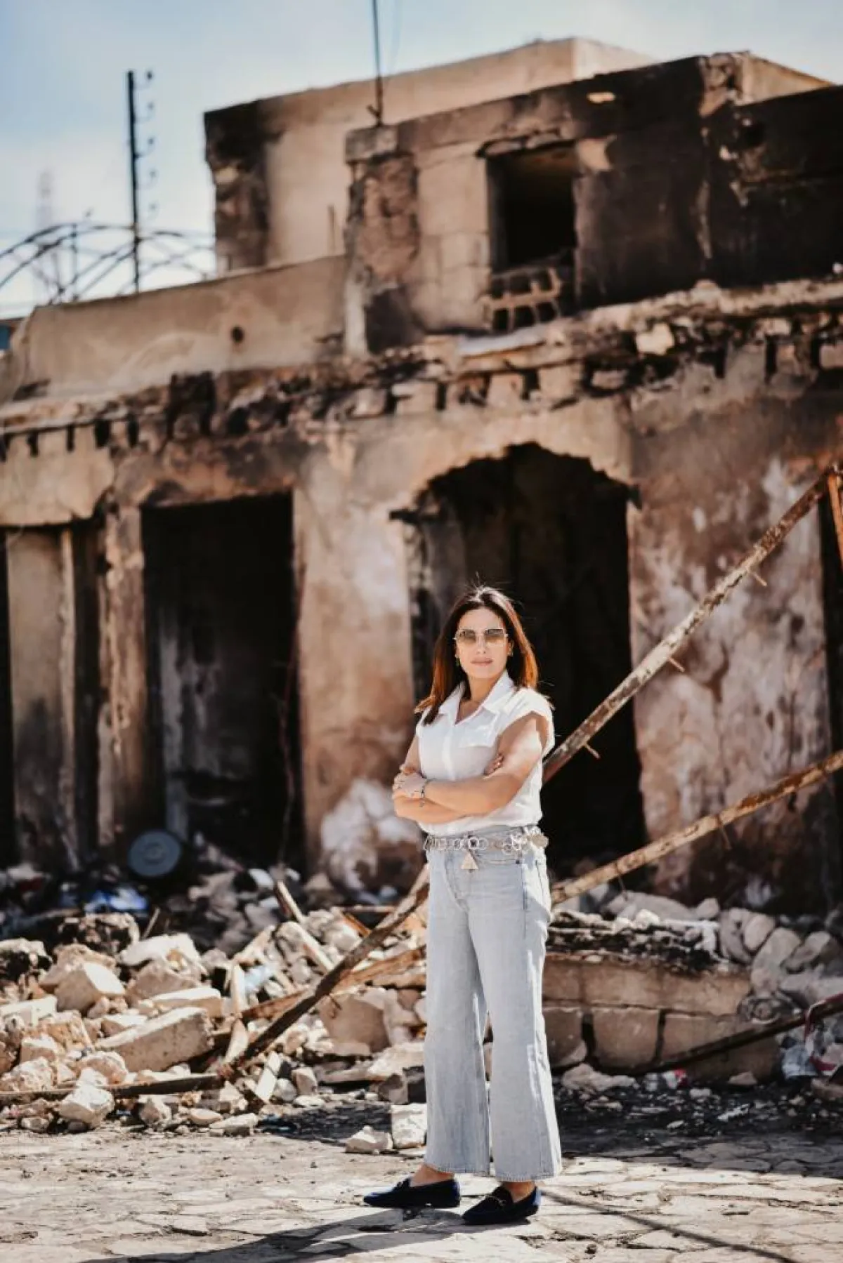 هند صبري في زيارتها  لمكان  السوق المحترق- الصورة من موقع مهرجان قابس السينمائي على الفيسبوك