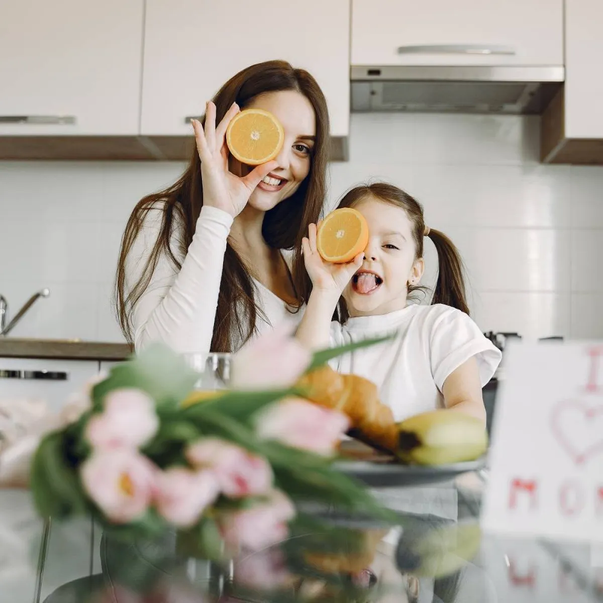 صورة لأم وطفلتها