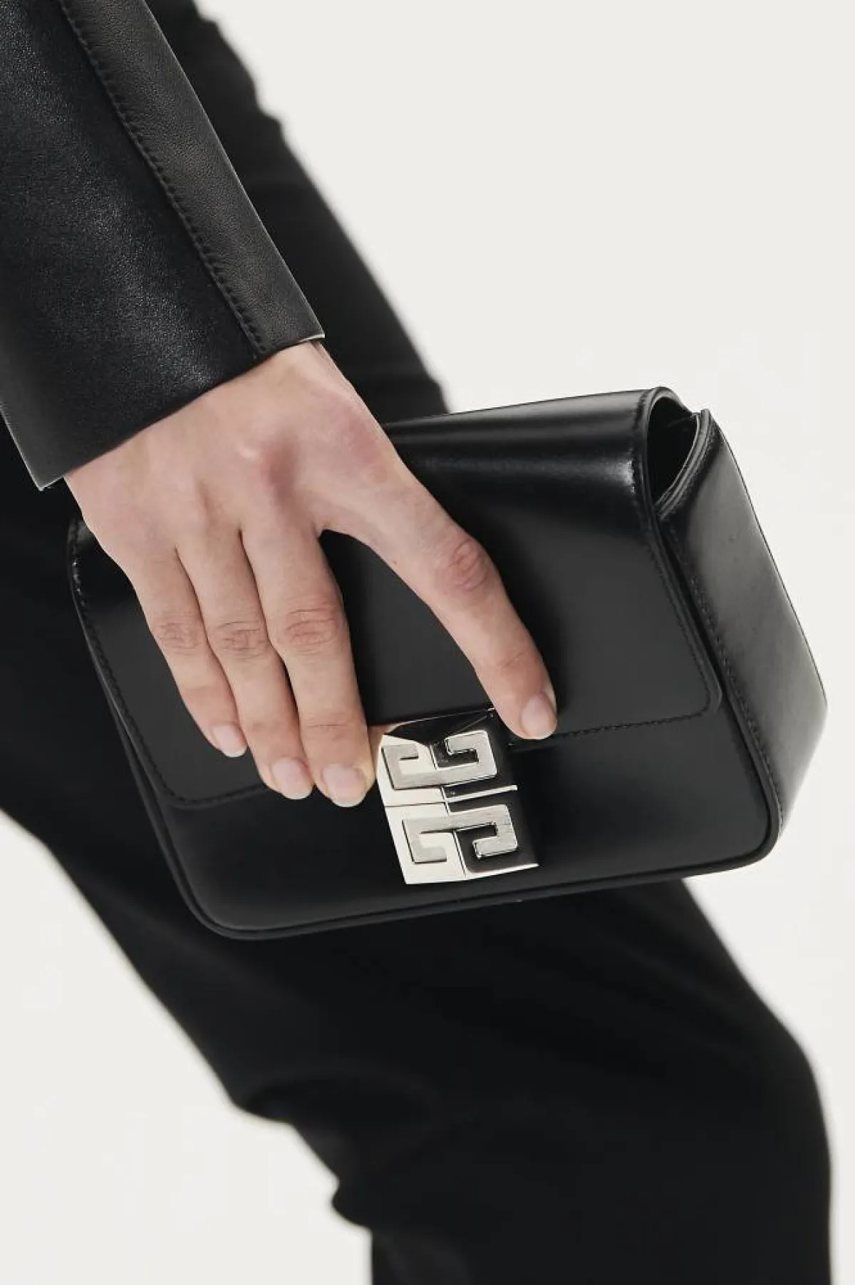 حقائب كلاتش لمختلف الأوقات