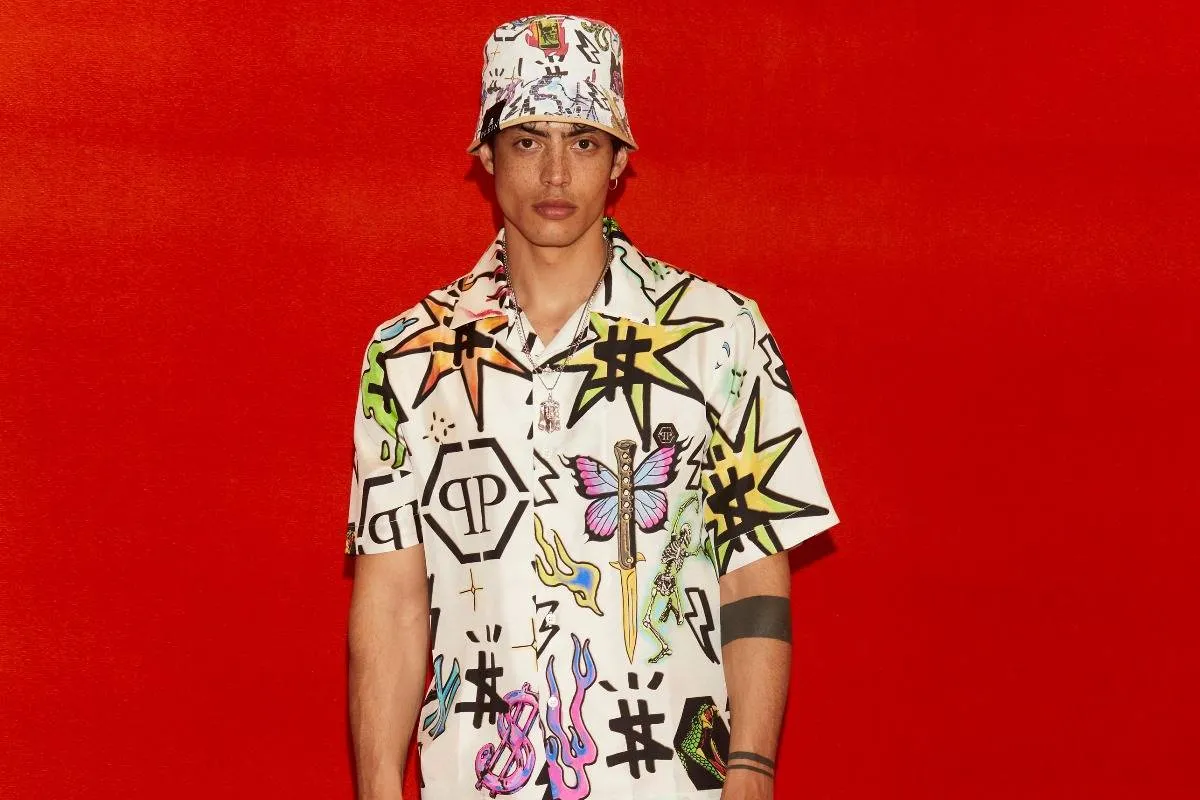 قمصان صيفية مطبّعة للرجل