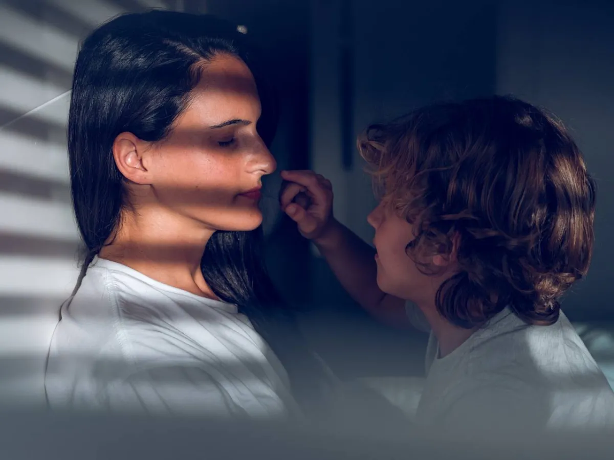 صورة لأم مع طفلها