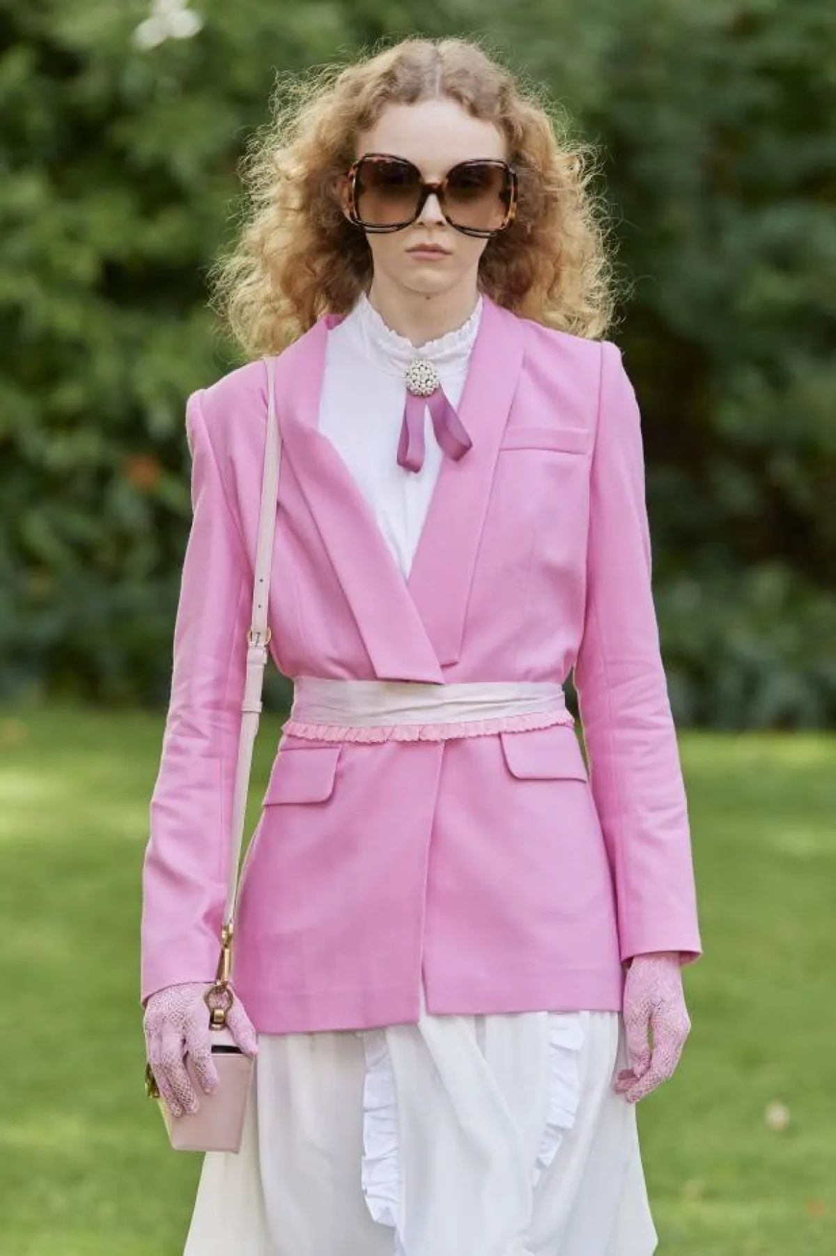 سترة زهرية من بورا أكسو 