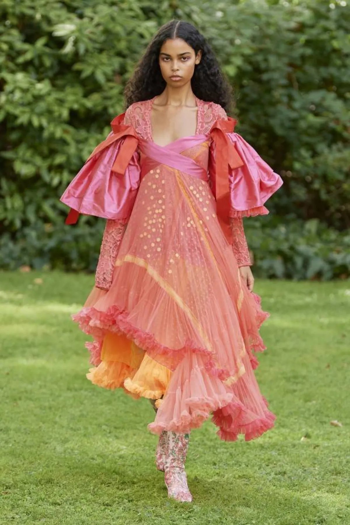 زي من بورا أكسو 