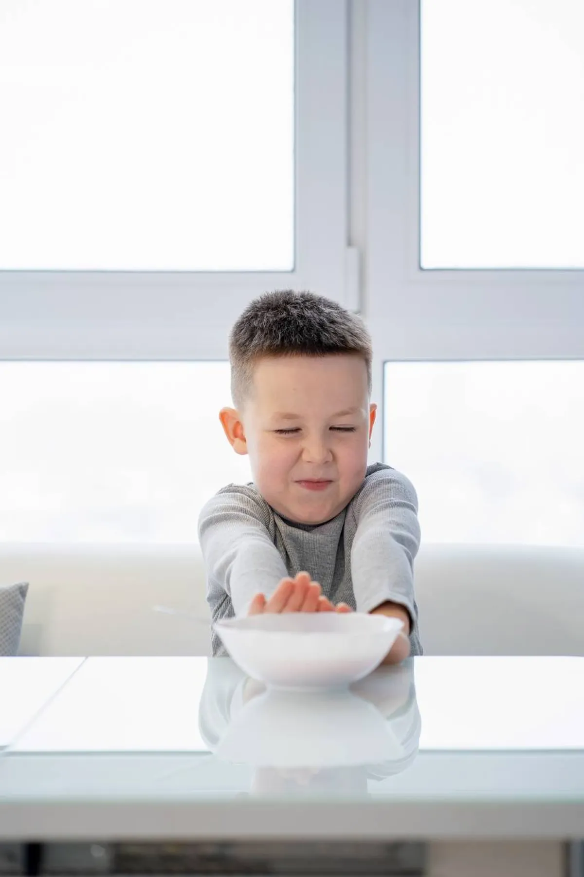 صورة طفل يرفض الطعام