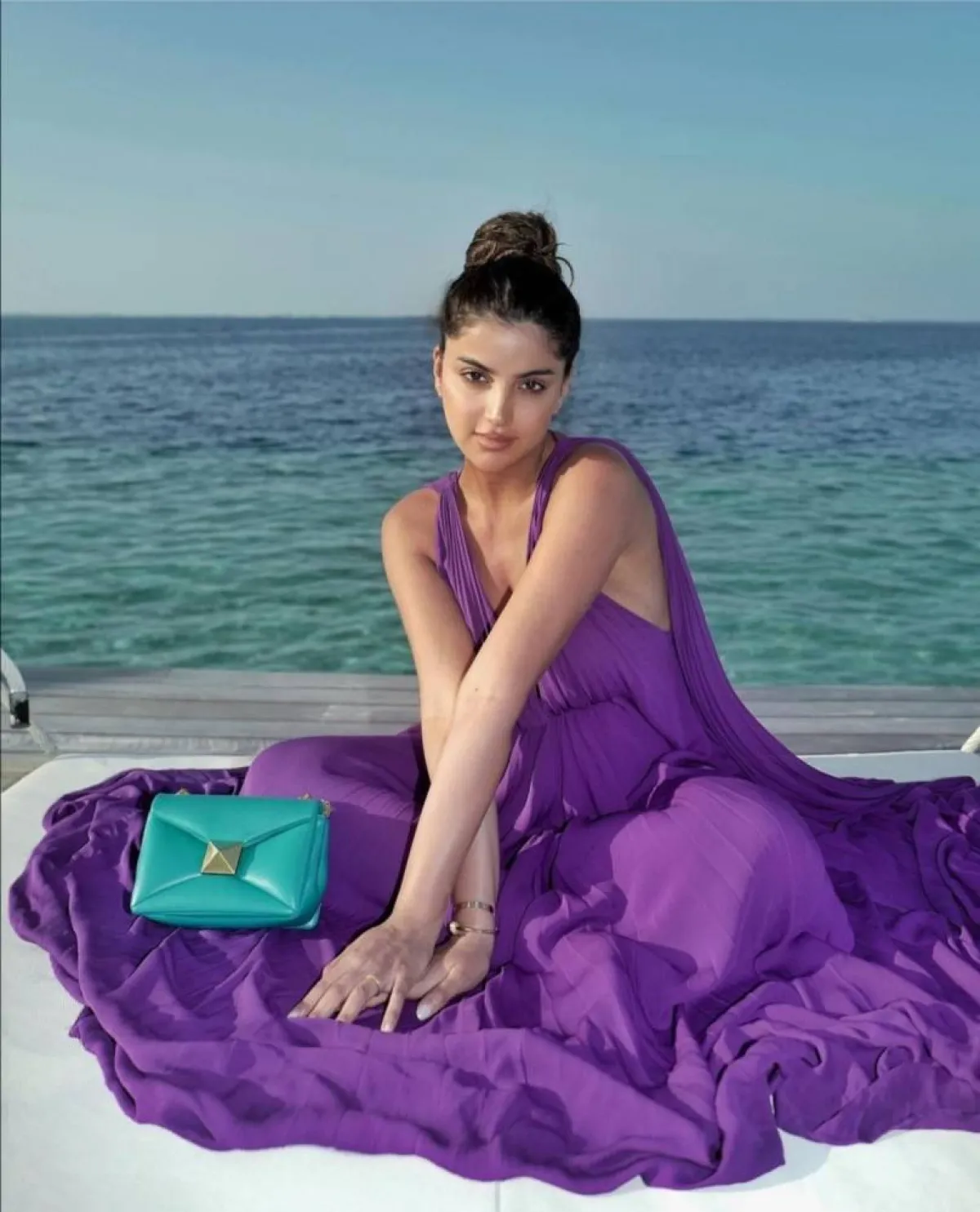 حقائب بألوان مرحة من مدوّنات الموضة