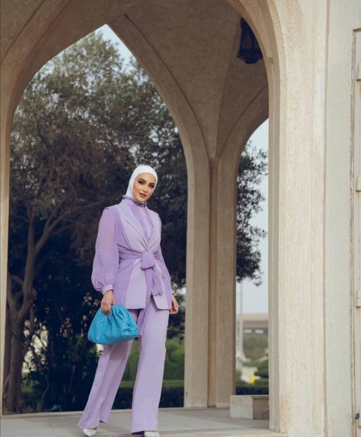 حقائب بألوان مرحة من مدوّنات الموضة