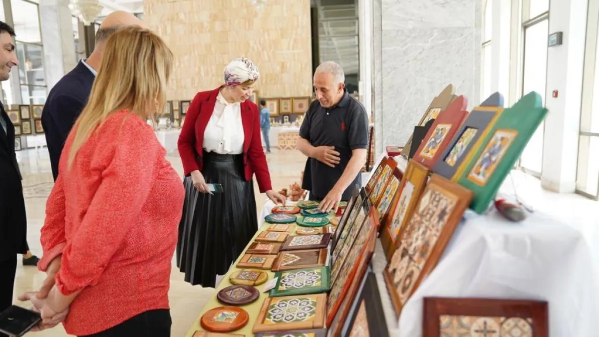 معرض للخزف الفني في الجزائر 