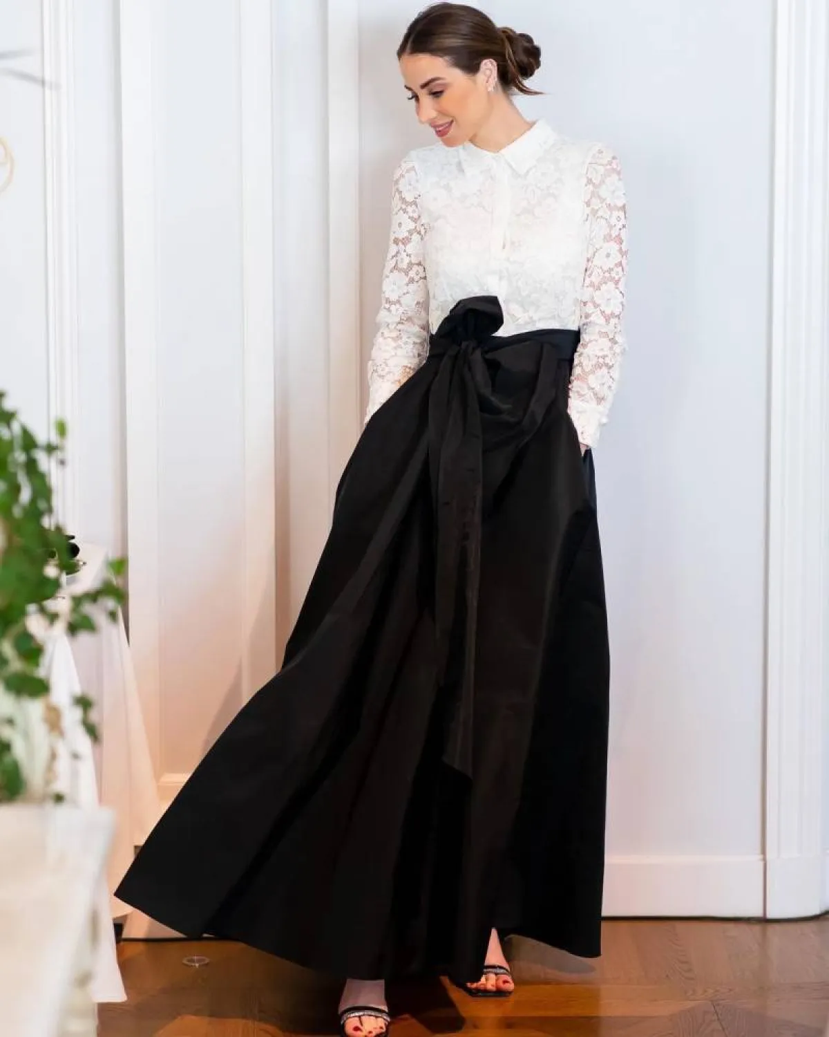 إطلالات محتشمة من أنابيلا هلال