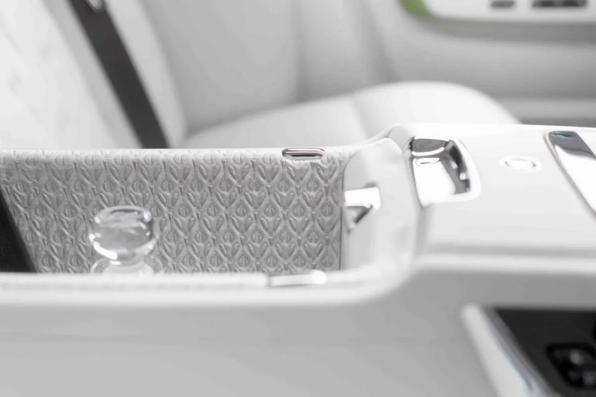 رولزرويس فانتوم 2023