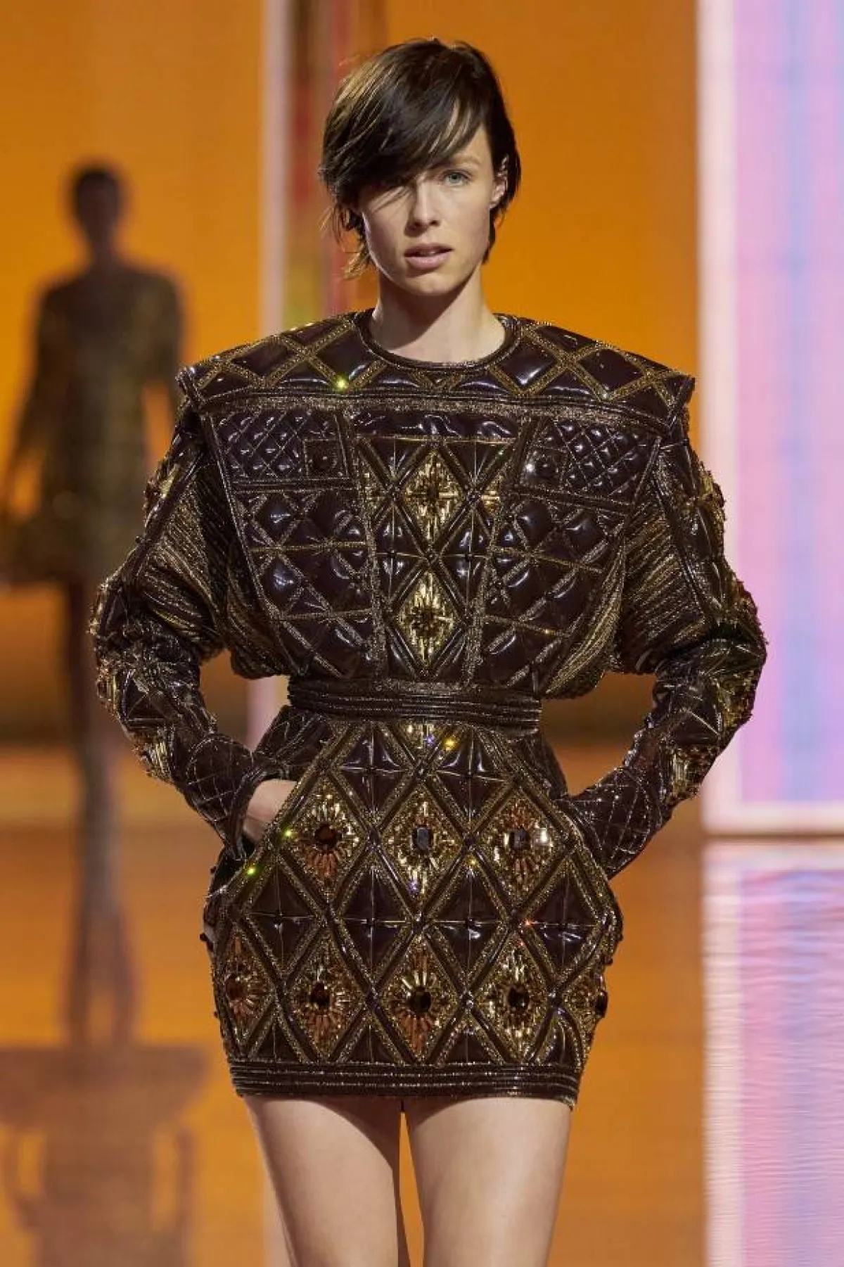 طرق تنسيق اللون البني في الصيف