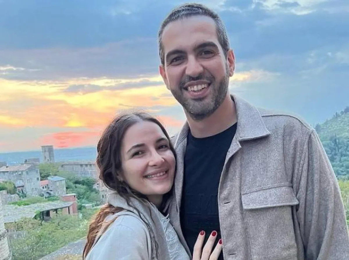 شام الذهبي وزوجها - الصورة من حسابها على انستغرام