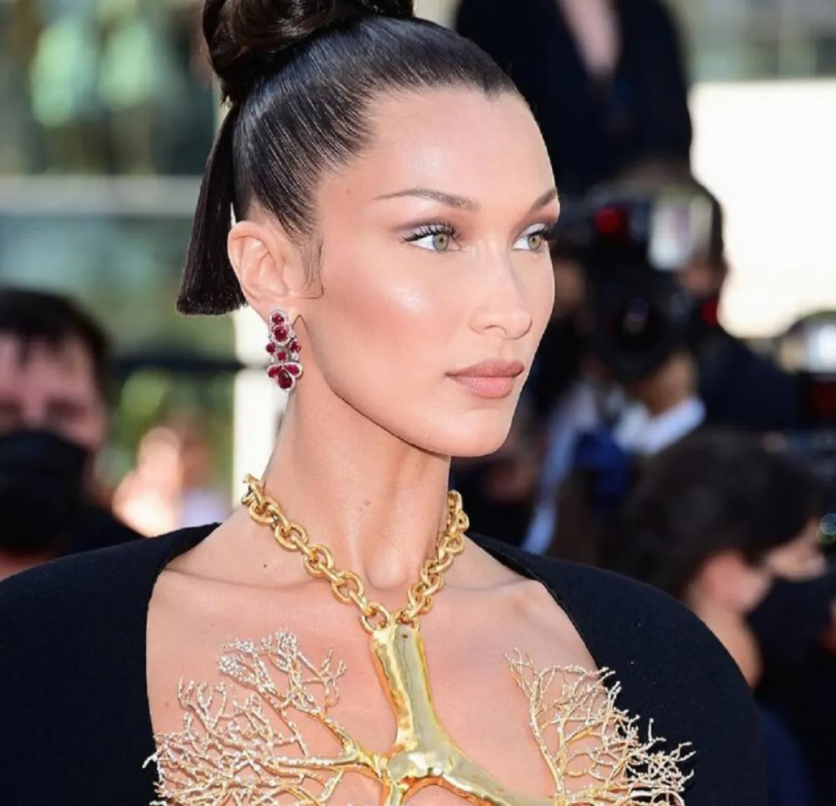 مجوهرات سحرتنا وحُفرت في ذاكرتنا من مهرجان كان 20210-الصورة من حساب schiaparelli على انستغرام