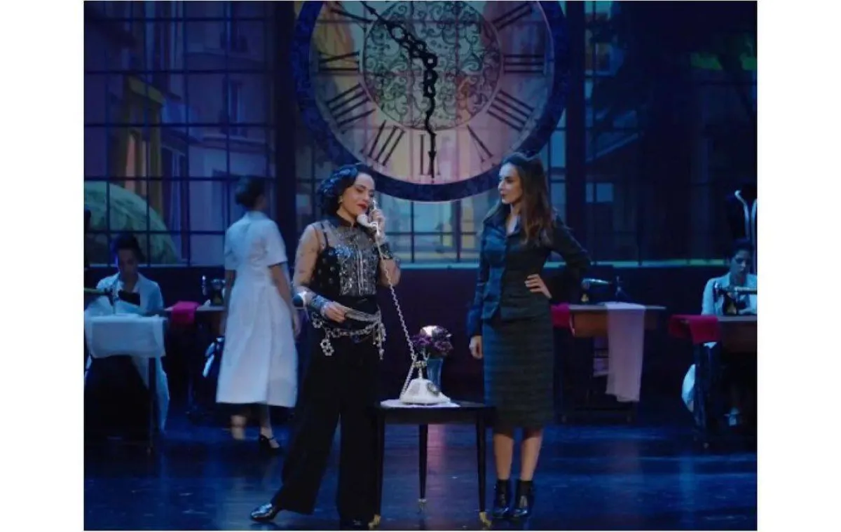 كواليس مسرحية " كوكو شانيل " - صورة من صفحة سمر مرسي على موقع " انستغرام"