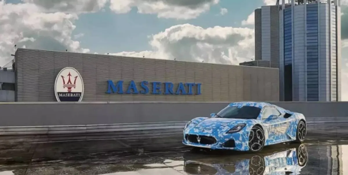 مازيراتي MC20 Cielo 2023 الكوبيه، تظهر بصور تشويقية قبل طرحها الرسمي   