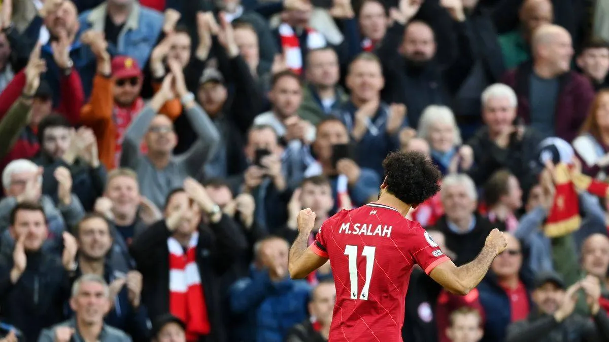 احتفال محمد صلاح مع الجمهور