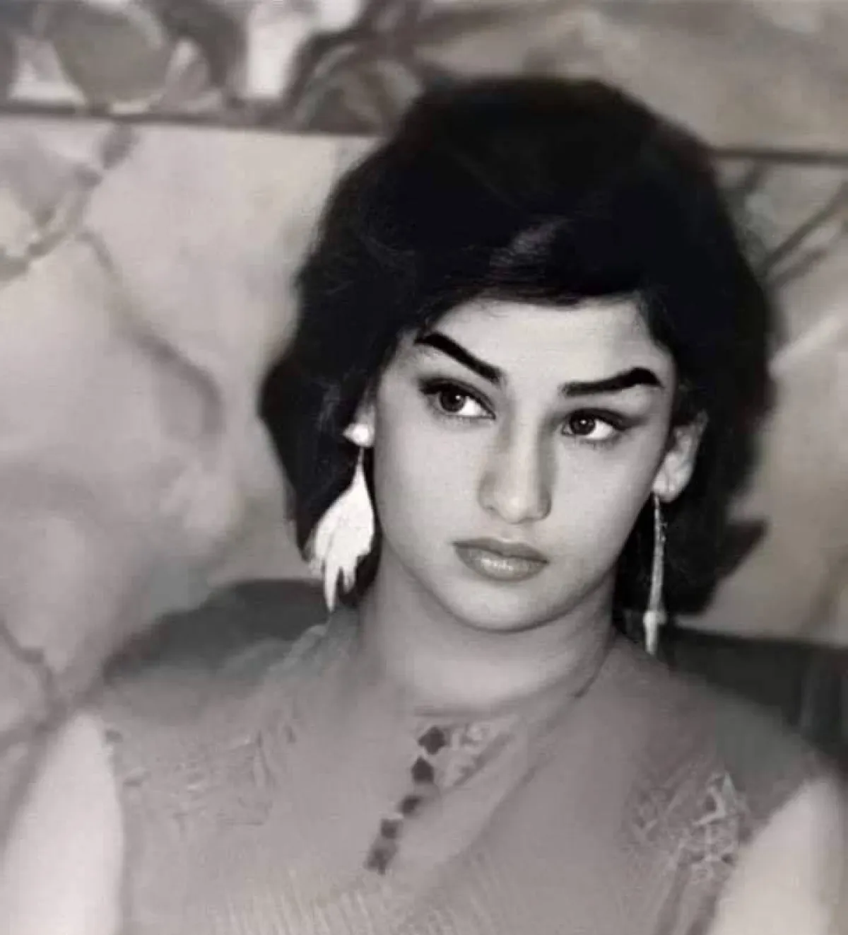 وردة في شبابها- الصورة من موقع الجالية الجزائرية بإسبانيا على الفيسبوك