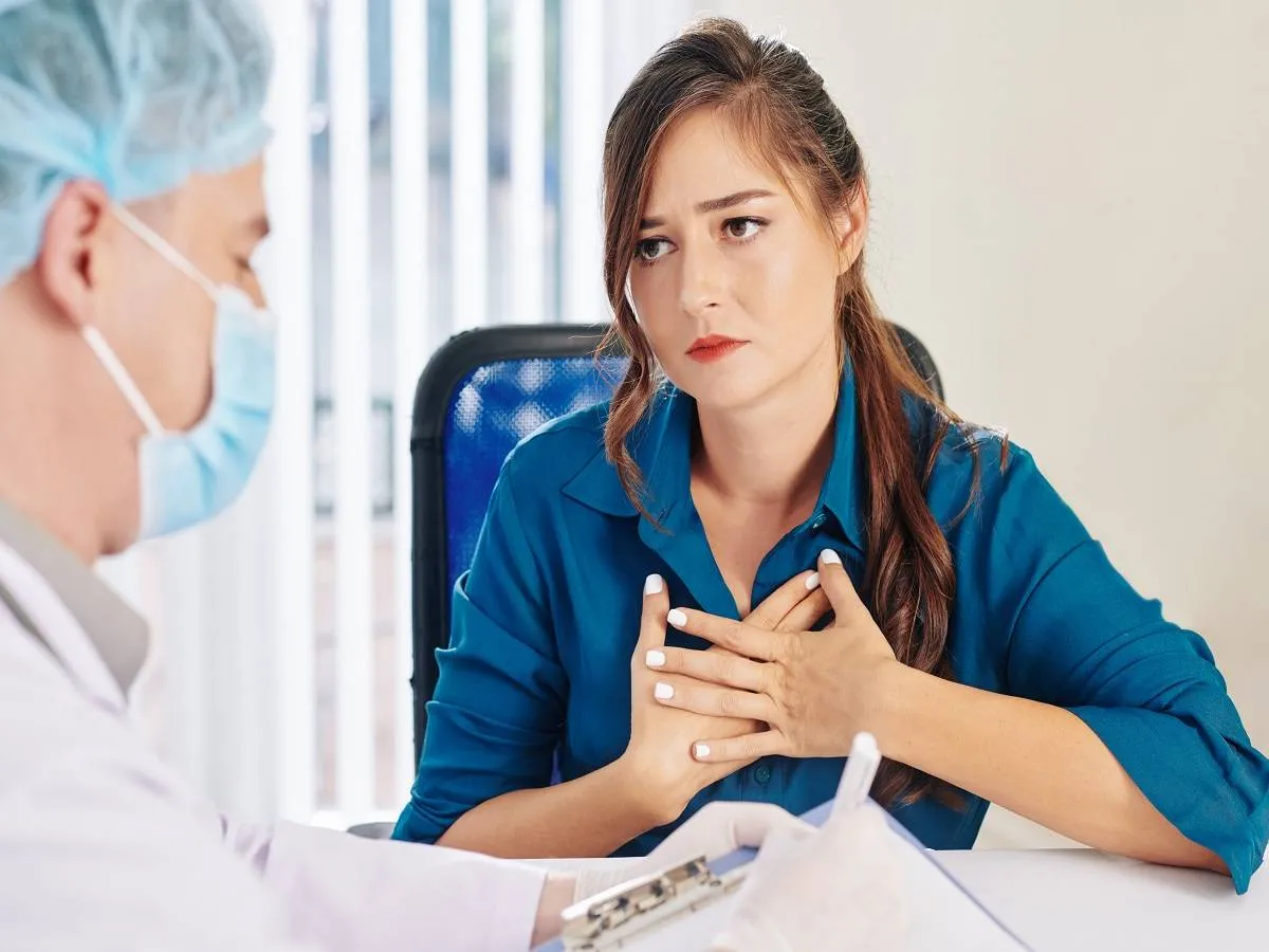 أمراض القلب مثل النوبة القلبية أو قصور القلب أو اعتلال عضلة القلب يمكن أن تسبب خفقان القلب عند النوم