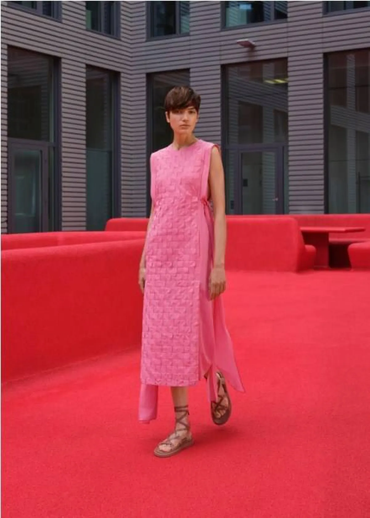 فستان باللون الزهري من أكريس  Akris