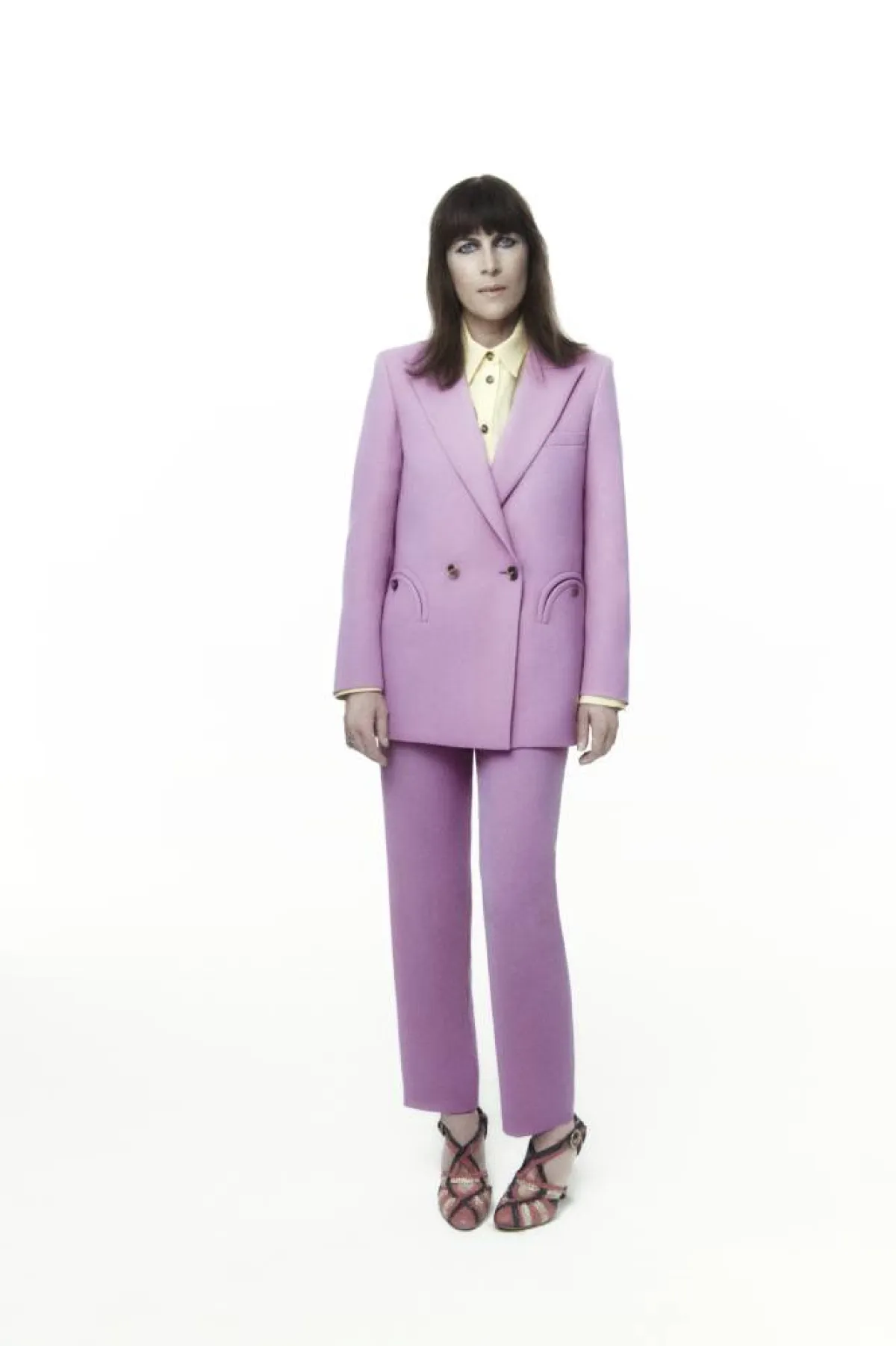 بدلة باللون الأرجواني من  جيلبيرتو كالزولاري Gilberto Calzolari