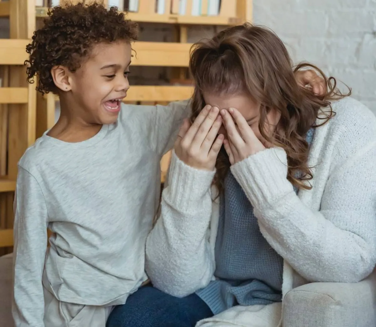 صورة لأم تشعر بالخجل