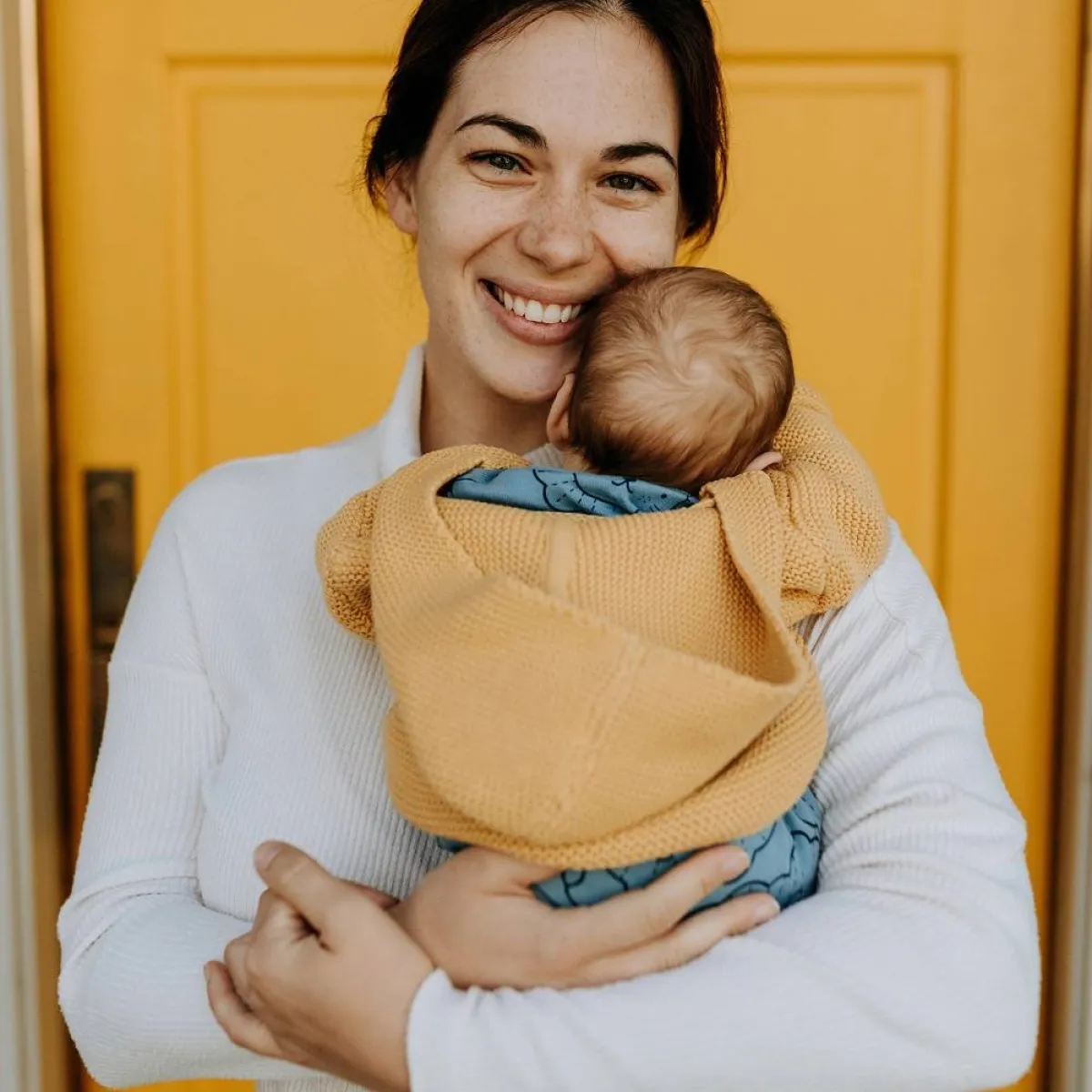 صورة لأم وطفلها