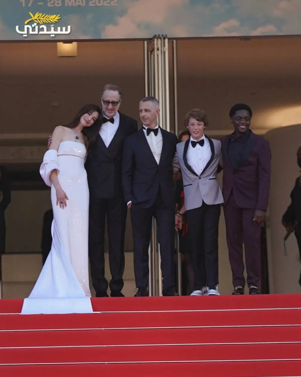 آن هاثاواي تصل إلى مهرجان كان - الصورة خاصة بسيدتي