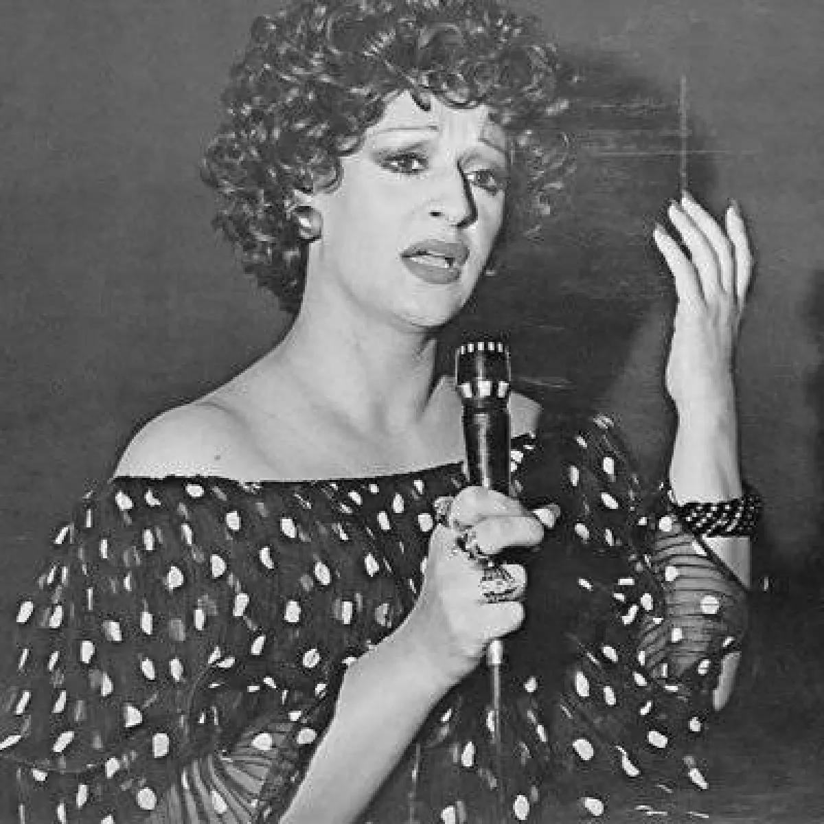 وردة في أوجها- الصورة من موقع تويتر باسم وردة الجزائرية