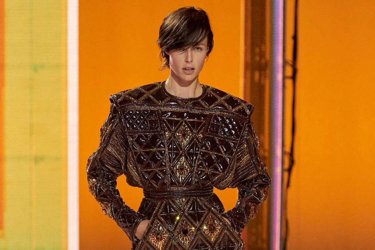 طرق تنسيق اللون البني في الصيف