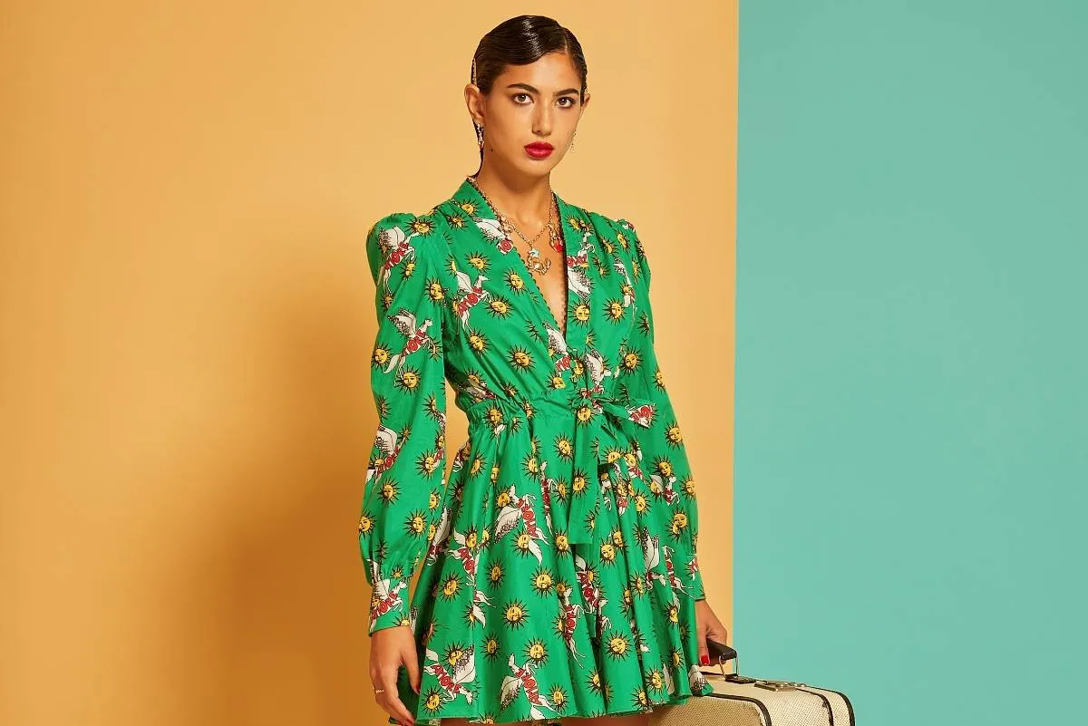 موديلات فساتين باللون الأخضر