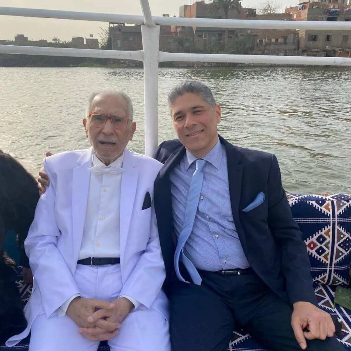 عبد الرحمن أبو زهرة مع نجله أحمد - الصورة من حسابه على فيسبوك