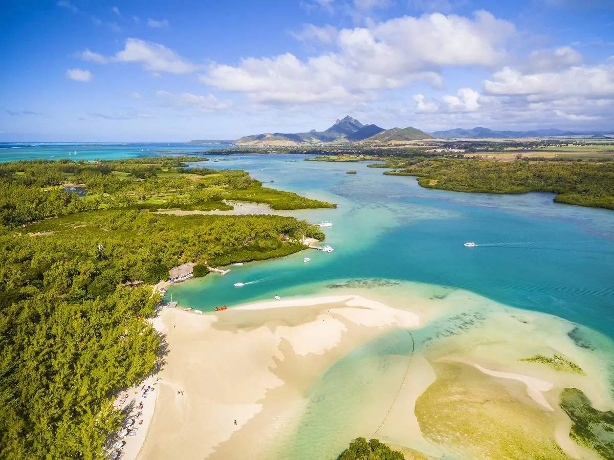 3 وجهات استوائية مناسبة لإجازة الصيف