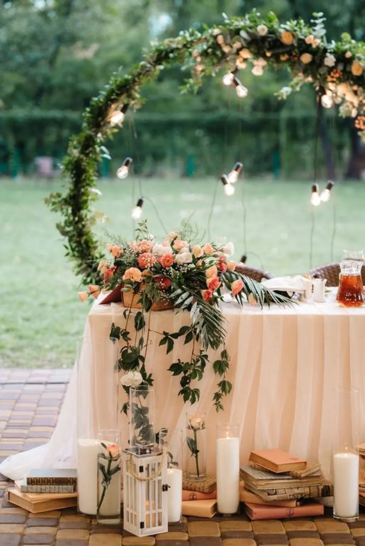 مكان الحفل مؤثّر في تصميم الكوشة