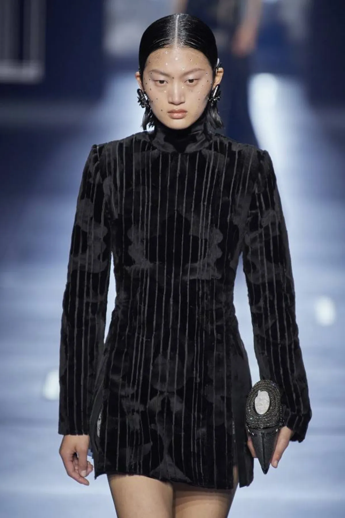 فستان سهرة باللون الأسود من فندي  Fendi