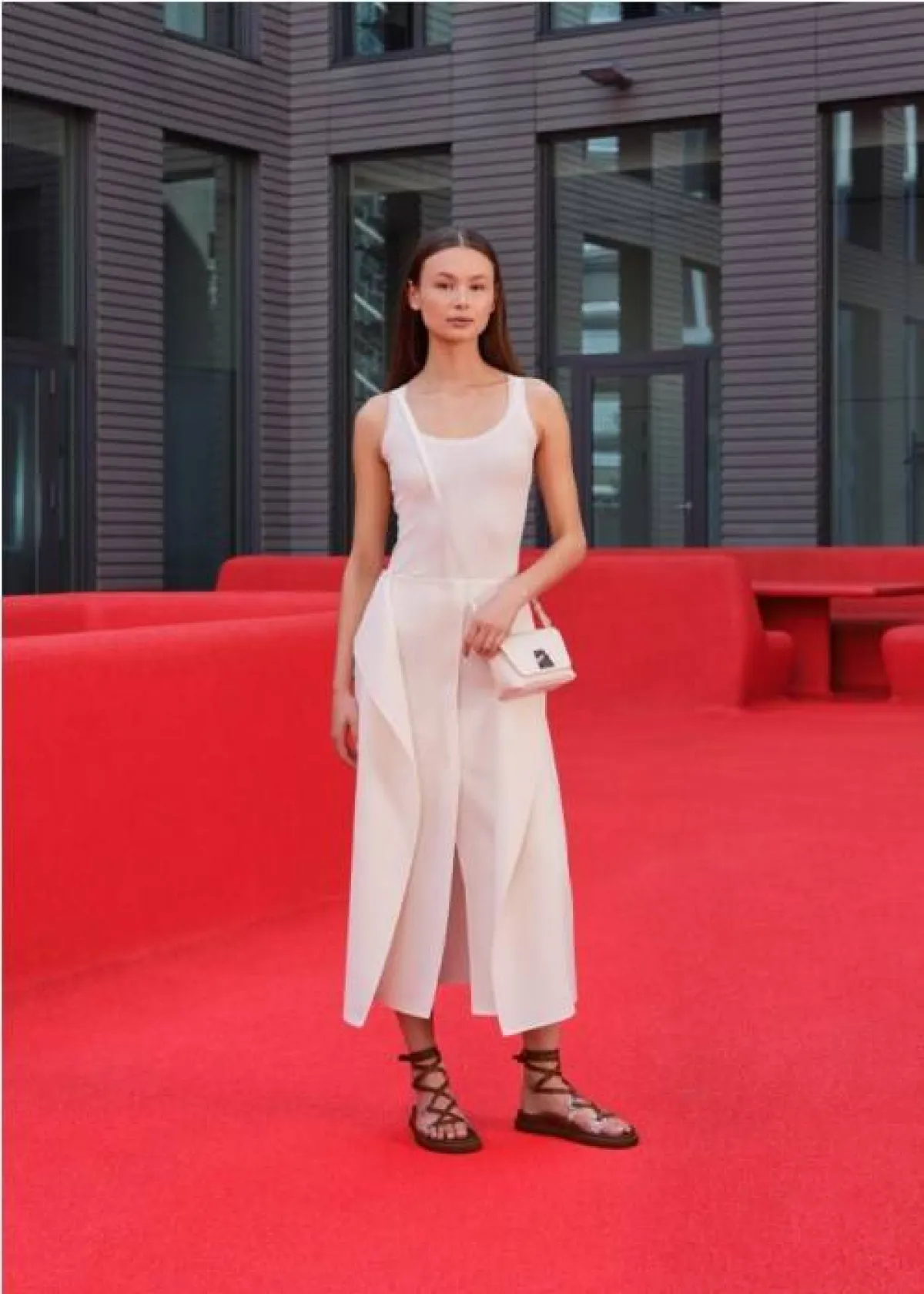 فستان أبيض من أكريس  Akris