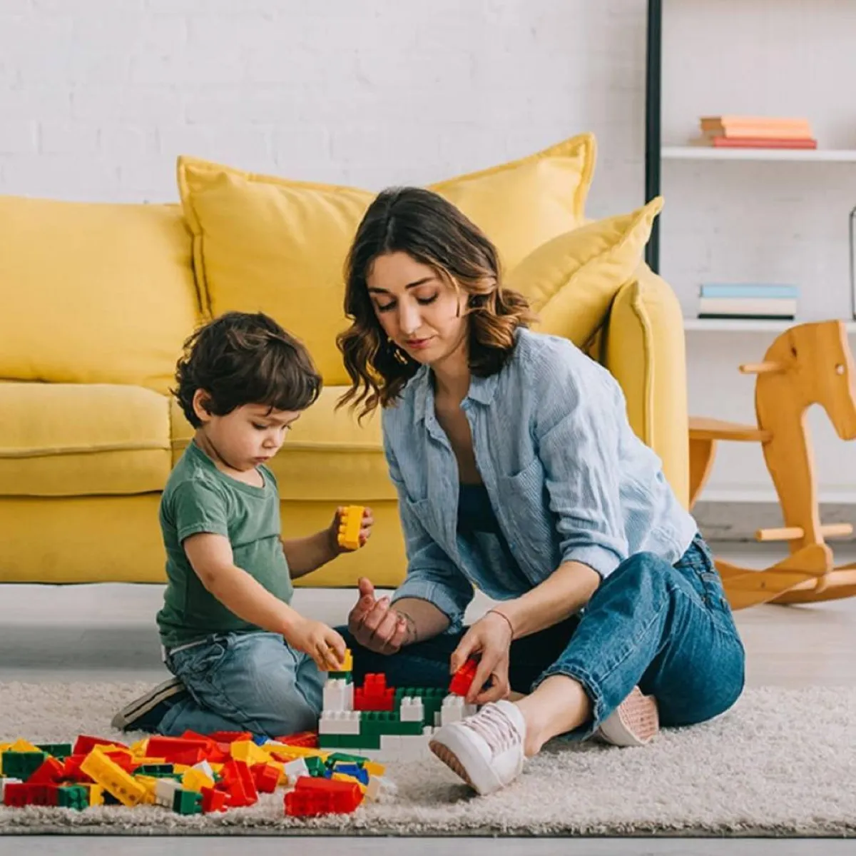 صورة للأم وطفلها