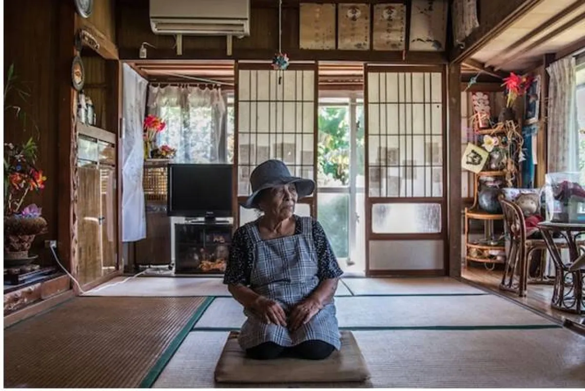 امرأة معمرة 