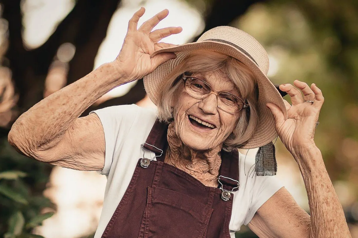 امرأة معمرة 