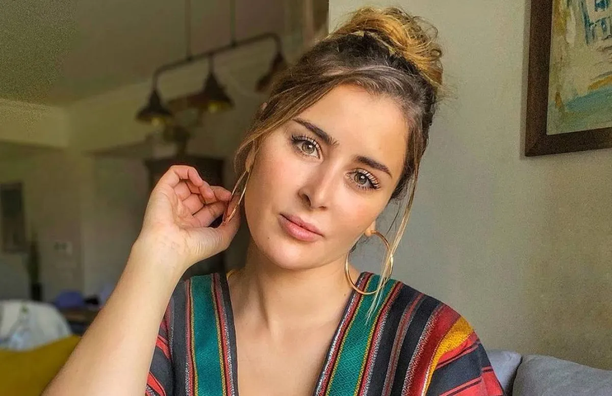 عائشة بن أحمد - صورة من صفحتها الرسمية على " انستغرام"