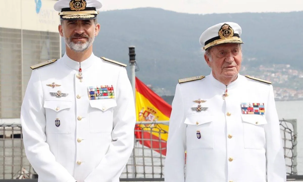 الملك السابق خوان كارلوس مع ابنه الملك فيليب- الصورة من موقع Royal Central