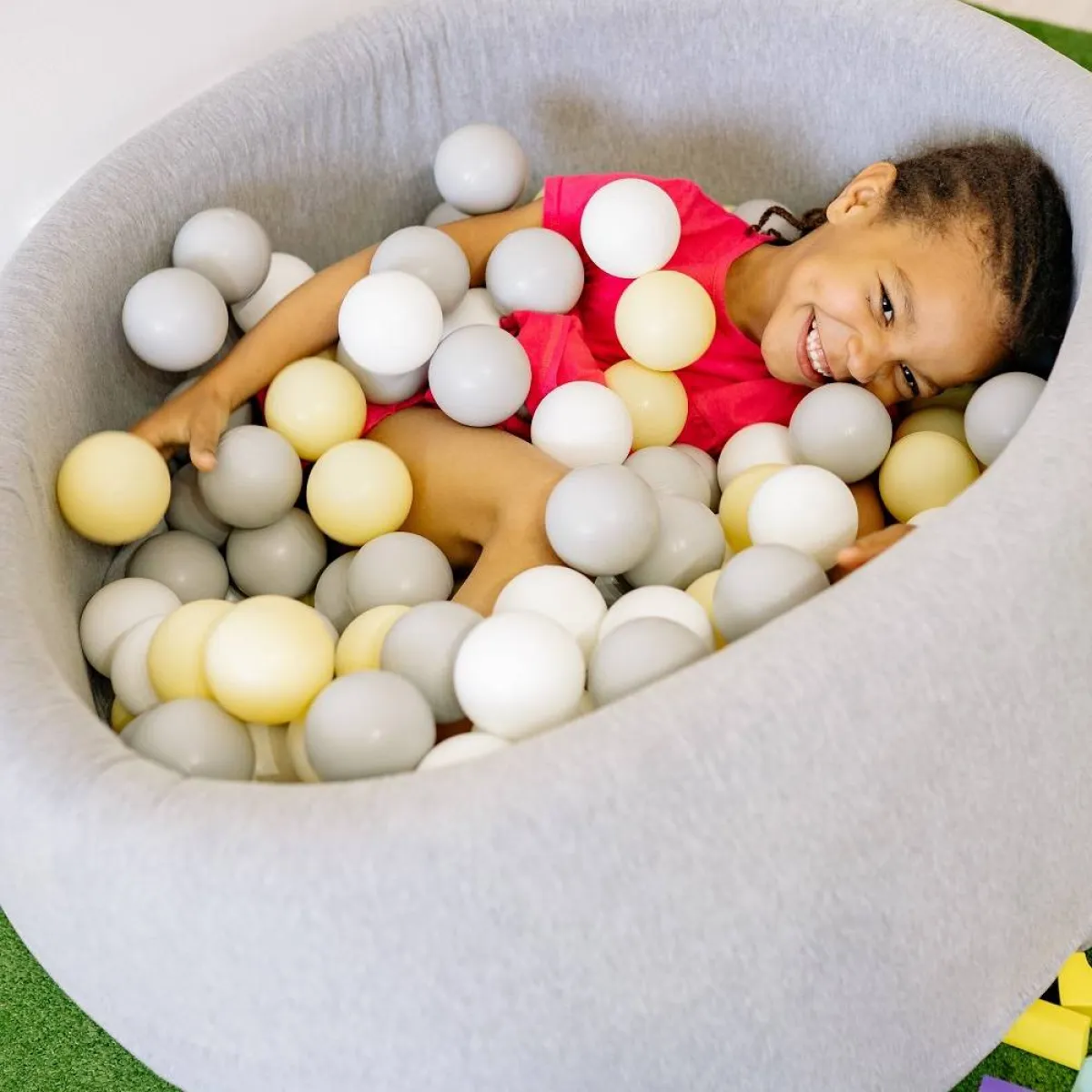 صورة لطفل بالحضانة