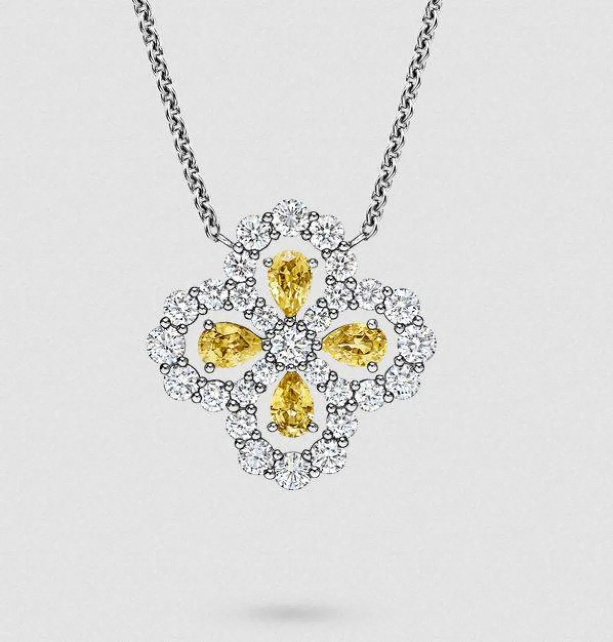 قلادة مرصعة بالزفير الأصفر من هاري وينستون Harry Winston