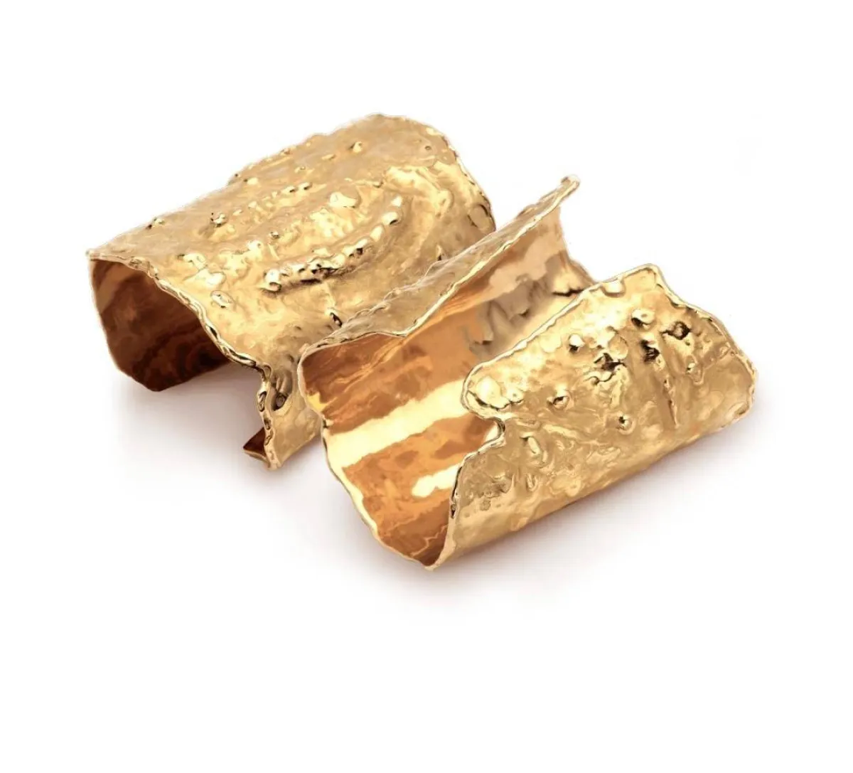 سوار Estrucan inspiration cuff من فان كليف آند أربلز Van cleef&Arpels 