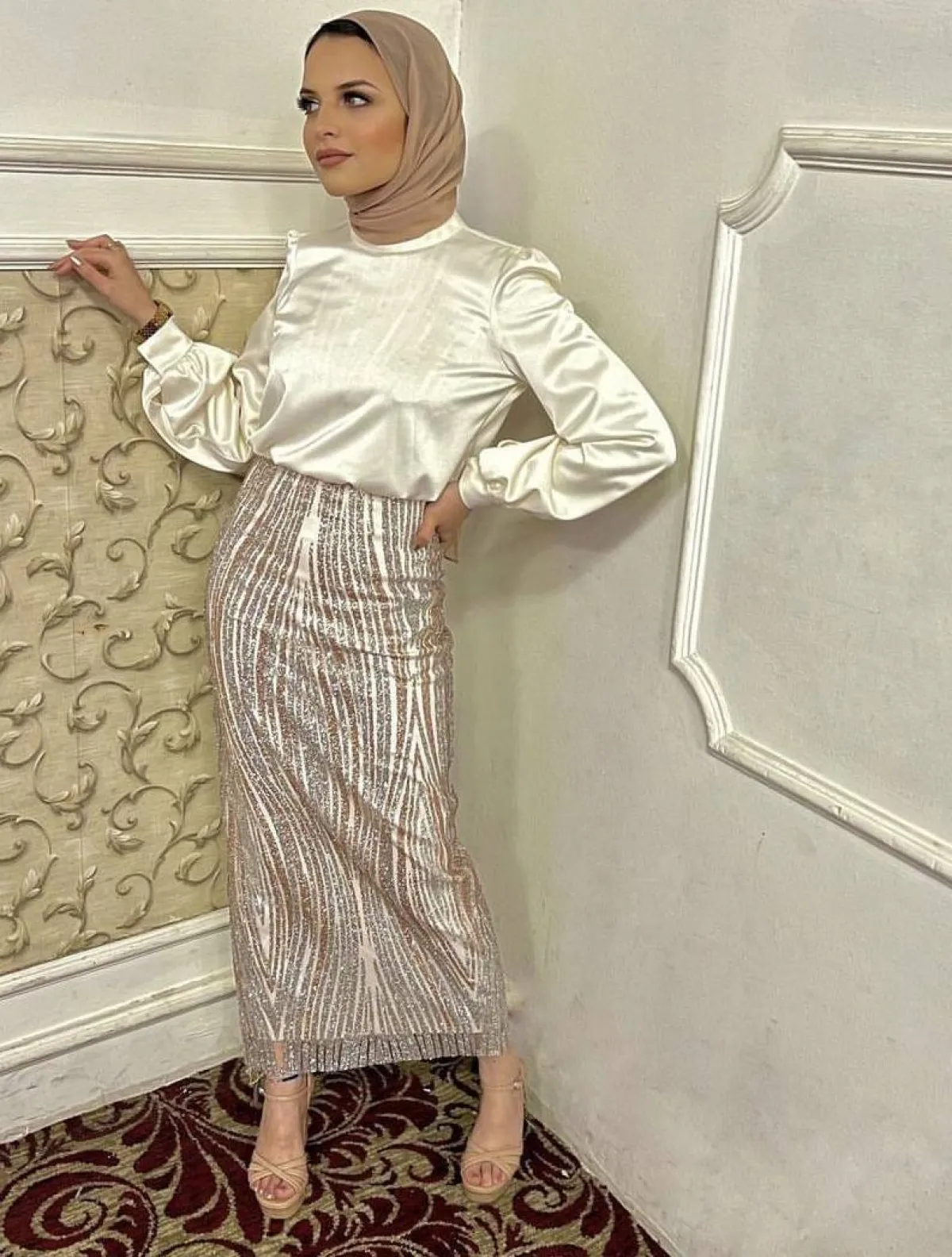 ازياء الساتان