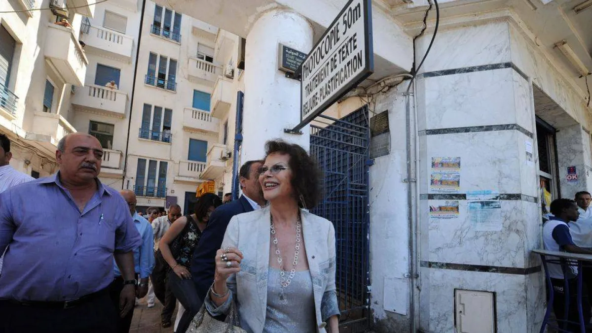 كلوديا كردينالي في زيارة للمنزل الذي ولدت به- الصورة من وكالة الأنباء الفرنسية عام 2009