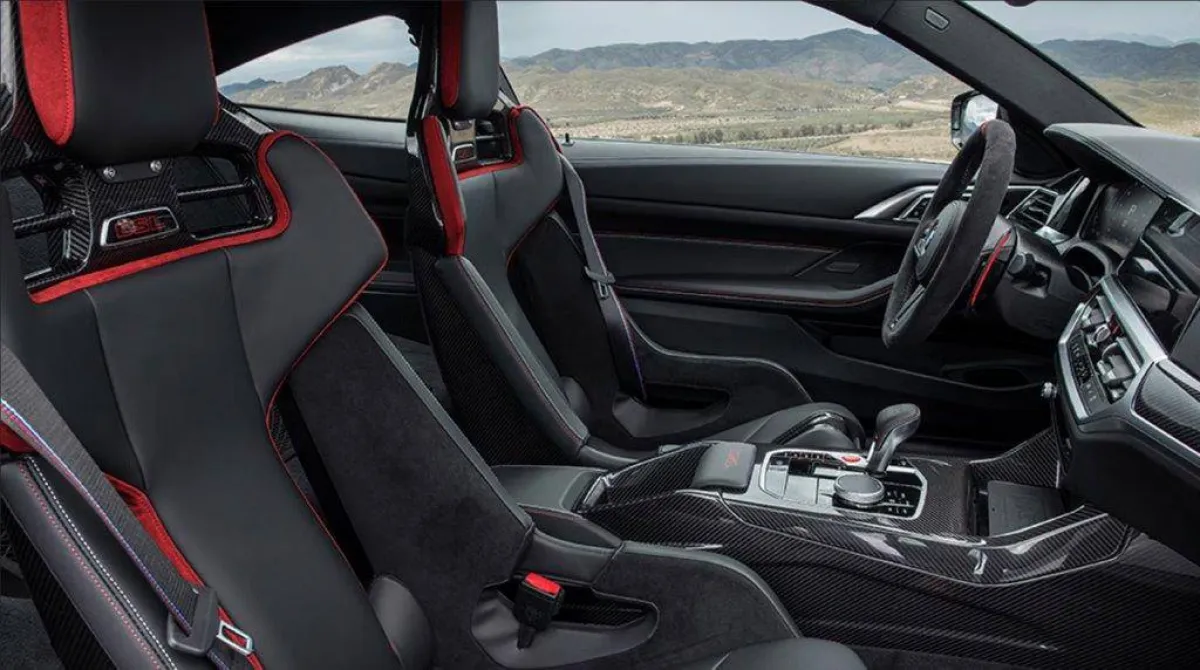 داخلية BMW M4 CSL