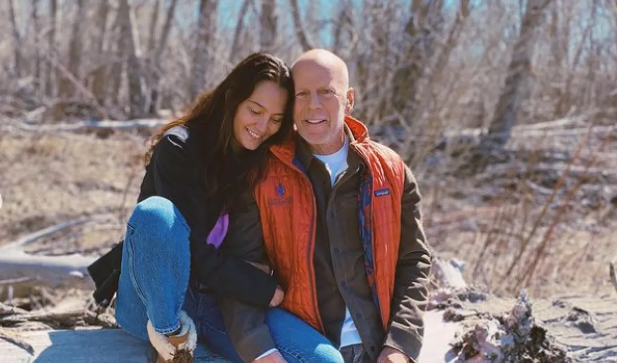 بروس ويليس وزوجته إيما هيمنج ويليس- الصورة من حساب النجم على إنستغرام