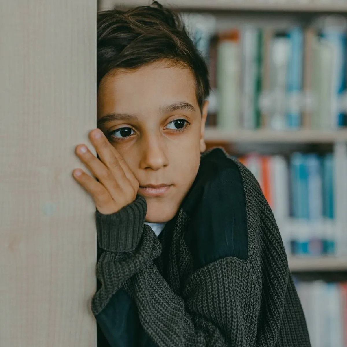 صورة لطفل خائف